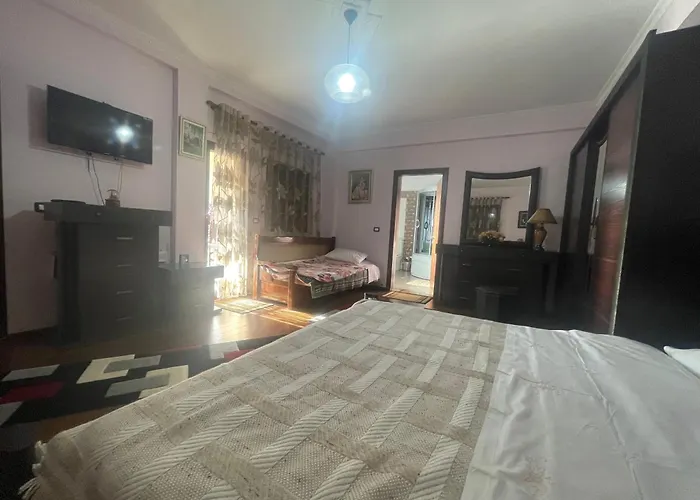 Tradicionale Violeta Villa Korce