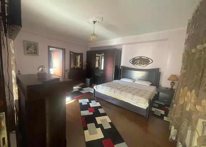 Tradicionale Violeta Villa Korce