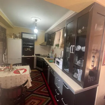 Tradicionale Violeta Villa Korce