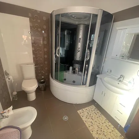 Tradicionale Violeta Villa