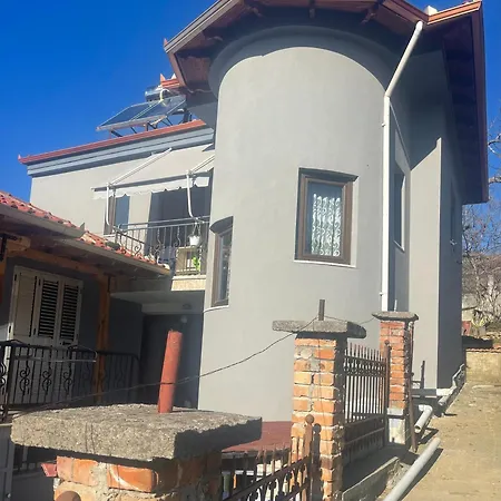 Villa Tradicionale Violeta Korce