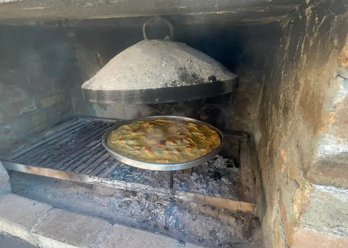 Tradicionale Violeta Korce